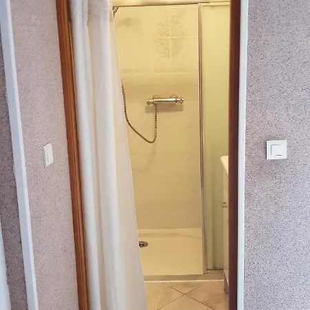 Δωμάτια σε οικογενειακή κατοικία Chambre Et Sdb Privees Avec Acces Independant Et Autonome Saint-Herblain