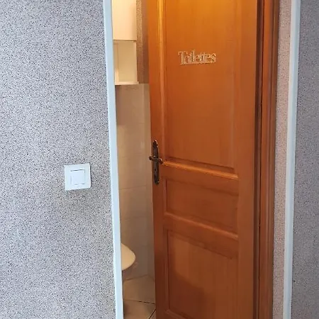 Chambre Et Sdb Privees Avec Acces Independant Et Autonome Δωμάτια σε οικογενειακή κατοικία